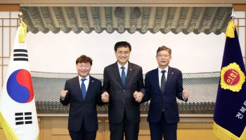 인사권만 있는 반쪽 독립... ‘지방의회법’ 제정 총대 멘 경기도의회