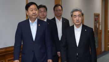 이틀 연속 서킷브레이커에 F4 긴급 소집…증시 변동성 대응 논의