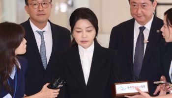 '매관매직' 김건희 항소심 재판 시작…내달 선고