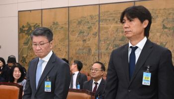 국회서 고개 숙인 정몽규·홍명보..."기대에 보답 못해 책임 통감"