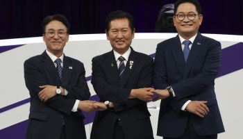 鄭·金 신경전 격화...“정부안 미수령 납득안돼”vs“‘짝짓기?’ 동물의 왕국?”