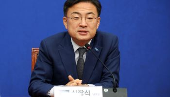 신장식 “잘했다고 어깨 두드려줬을 노무현·노회찬 떠올라”