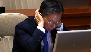 '檢 수사 금지' 형소법 통과…정성호 "성과없는 개혁은 국민 외면"