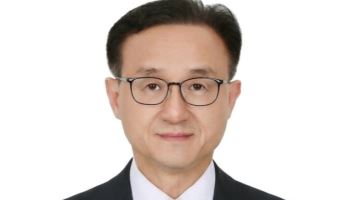 “민주시민 과목 신설, 학교를 정치판으로 만드는 것”