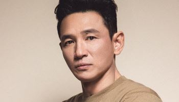 황정민 "스토커"vsA씨 "스킨십 有, 착취 당해"…양측 입장차 팽팽