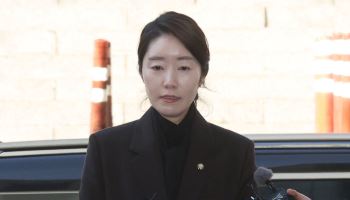 '쌍방울 쪼개기 후원' 의혹 강선우, 불송치 결정
