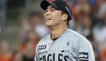 왕옌청, 아시아쿼터 첫 10승… 한화, 삼성 잡고 3연패 탈출