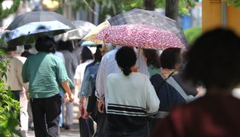 잠 못 드는 서울, 밤에도 29도…오늘도 폭염중대경보