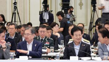 외교장관 "통일부 업무보고, 논의와 합의 거친 것 아냐"
