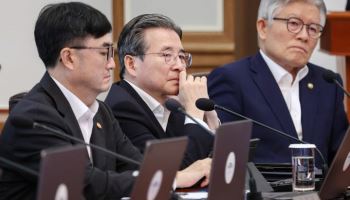 靑, 김용범 책임론 제기에 "시장 점검·대책 마련이 더 중요"