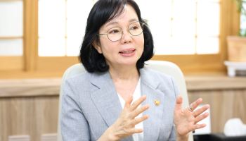 [단독] 송경희 개보위원장 “스크래핑, 20일 전면 금지 아니다…API 전환 연착륙 지원”