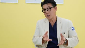 "삶의 여유도 사회적 존중도 사라져…후배에게 같은 삶 권하진 못해"