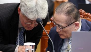 靑 춘추관장 ‘무단증축’ 논란에…“매입 당시 인지 못해”