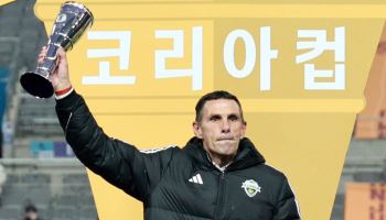 日 매체 "한국 축구대표팀 임시 사령탑에 포옛 감독 유력"