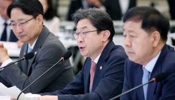 이억원 "소상공인 카드수수료 인하, 이게 포용금융의 시작"
