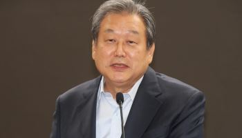 김무성 “민주·국힘 모두 사당화…해법은 상향식 공천”