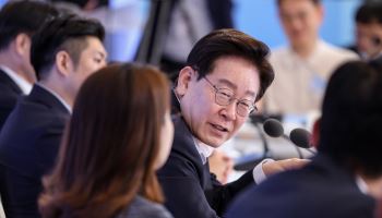 李 “부당감면 축소는 조세정상화”…가업상속공제 반발에 반박