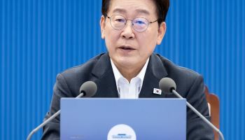 “법 고쳐서라도 택지 확보”…李대통령, 부동산·국방 등 국정 전방위 주문(종합)