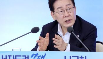 靑 “‘분권형 대통령제’ 특정 권력구조 뜻 아냐…4년 중임제가 국민 수용성 높아”