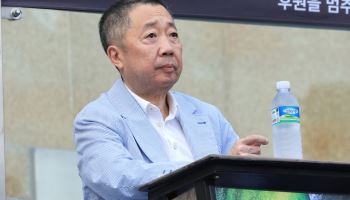 두산 박정원, 상반기 보수 456억원 '재계 1위'…주가 급등 덕