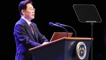 李 “정전체제 평화체제로…오래된 전쟁 끝낼 논의 시작하자”(종합)