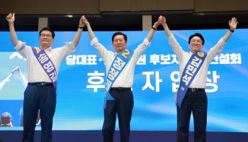 ‘누적 과반 ’ 김민석 굳히기 vs ‘수도권 우세’ 정청래 뒤집기 [오늘의 여의도]