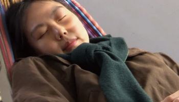 ‘눈 둘 데가 없네’, 로카르노 3관왕… 홍상수·김민희 나란히 수상