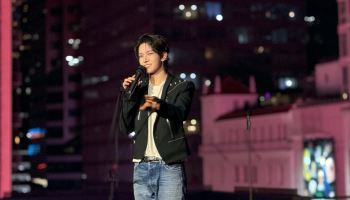 에반, 美 팬심 잡았다… 그래미 뮤지엄서 현지 팬 ‘떼창’