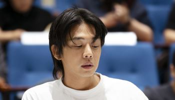 '마약 투약' 유아인, '파묘' 감독 손잡고 복귀…'뱀피르' 크랭크인