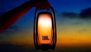 JBL, 빛과 음악 결합한 블루투스 스피커 ‘펄스 6’ 출시