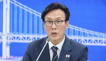김민석 "조희대, 퇴학 구걸하는 불량학생…물러나야"