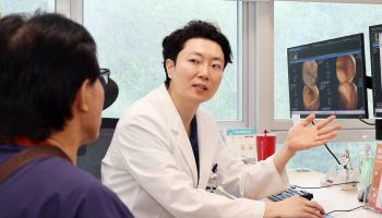 '조기 식도암 내시경 치료, 수술 부담 큰 환자에 희망'