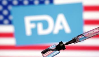 트럼프, FDA 수장 또 바꾼다…이번엔 백악관 핵심 참모