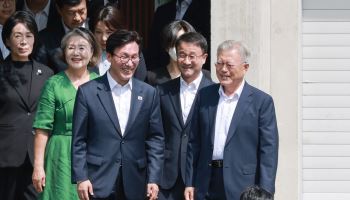 노무현·문재인 찾은 김민석, '화합' 강조…정점식은 朴 예방(종합)