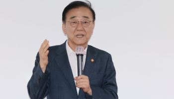 김윤덕 "吳와 입장차 재확인…용산공원 훼손지 활용 방안 전해"