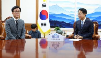 金, 조정식 의장 만나 이진숙·조희대 언급... “민주주의에 엄정하길”