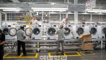 관세 환급금 빼도 5천억 흑자…LG전자 美 법인 '프리미엄·현지화' 통했다