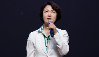 "민원은 도민의 권리" 경기도청 기강 잡는 추미애