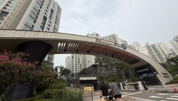 반년 새 2억 오른 '숲·역세권' 홍제동 신축 단지...'정비사업' 호재까지[랜선임장...