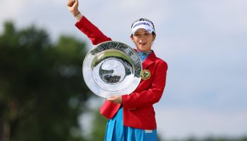 日 특급 대회 우승한 박현경, JLPGA 정식 입회…'내년까지 시드 확보'