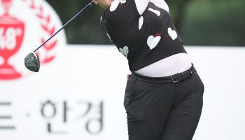 [골프IN화보] 정소이, 폭우·낙뢰 뚫고 BC카드·한경 KLPGA 챔피언십 3라운드 '맹타'… 공동 ...