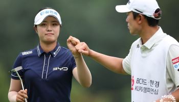 서교림, '라이벌' 김민솔 3타 차로 따돌리고 선두…'4승·첫 메이저 우승 도전'
