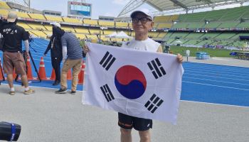 '90세에도 100m 완주' 김명락, 대구세계마스터즈육상 최고령 참가자 감동의 레이스