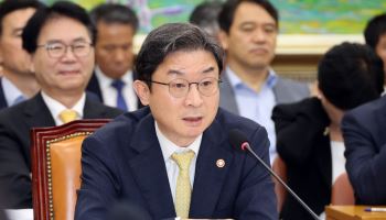 이억원 "청년 빌라만 사라는 것 아냐…지방이전, 확정된 것 없어"