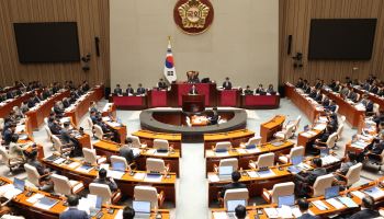 내년 820조 수퍼 예산 예고…총지출, 10년 만에 두배 이상 폭증