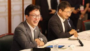 지지율 하락 속 김민석 대표 '입단속' 나서