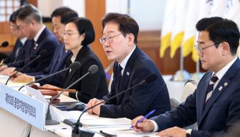 李 “지방이 성장 주도”…3대 메가프로젝트·재정투자 지역으로