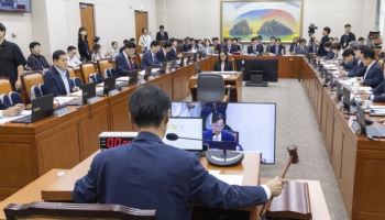 금융지주사 회장 3연임 금지법 물건너간다…지배구조 개선 막판 진통