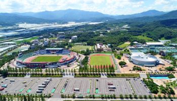‘경기장이 지역경제 엔진으로’…김천, 스포츠 허브도시 도약