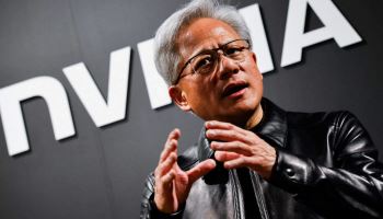 엔비디아, 분기 매출 133조…AI 열풍 속 최대 실적[뉴스새벽배송]